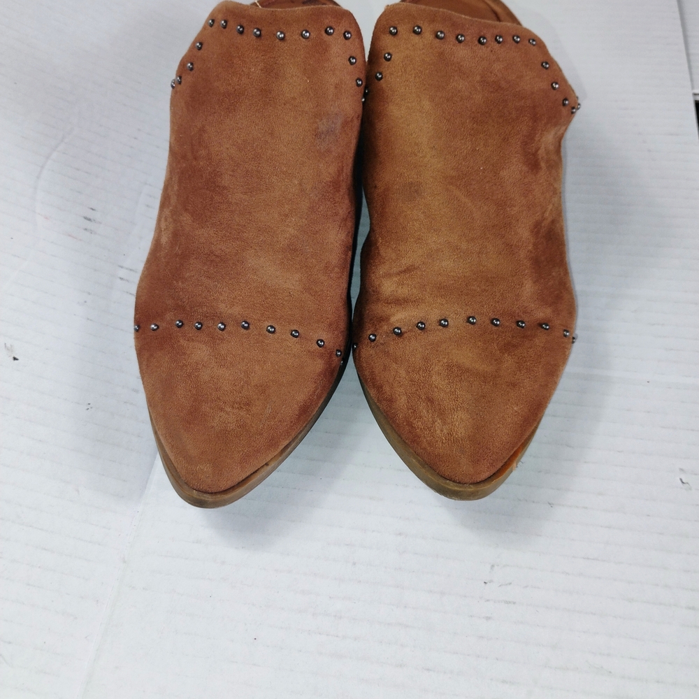 Universal Thread Crista Studded Pointed-Toe Heele… - image 8